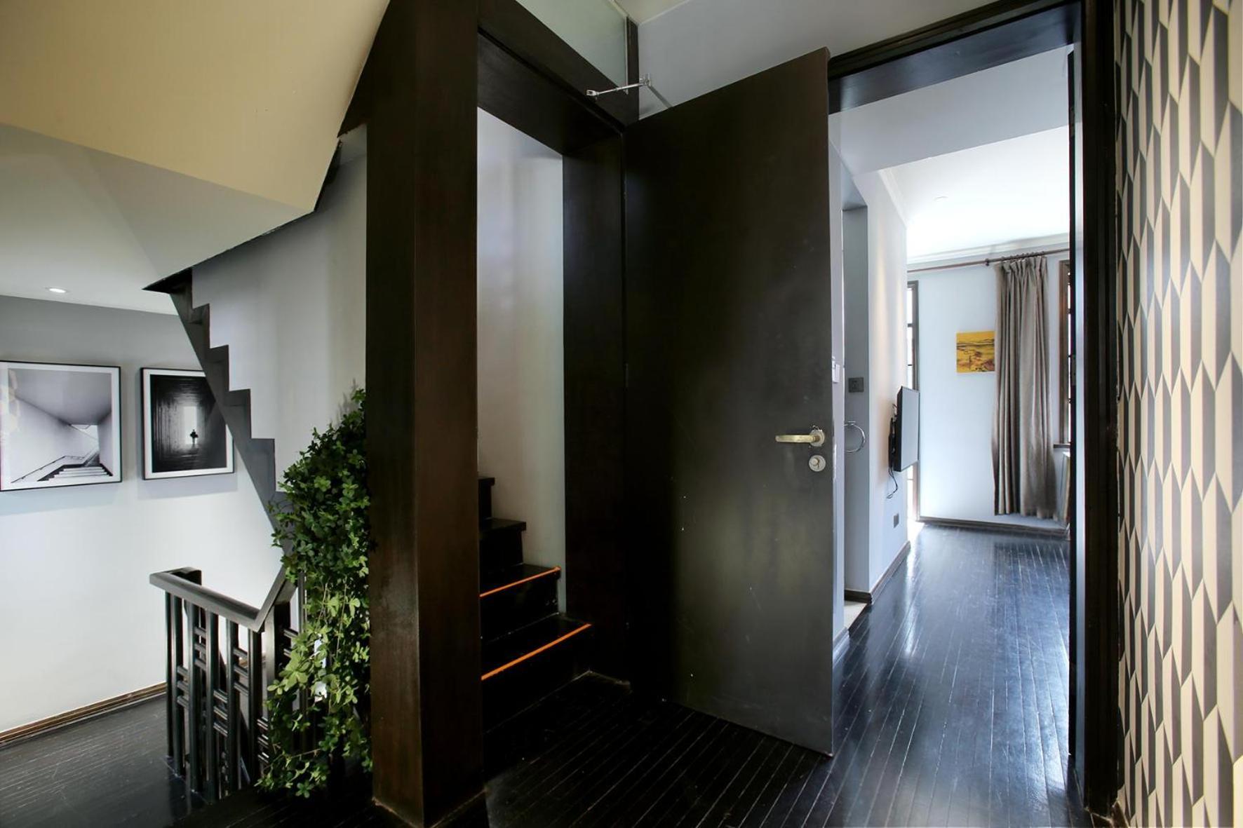 Shanghai Downtown Hills Boutique Guesthouse - Near Metro Line 7, Exit 3, Changping Road Phòng bức ảnh