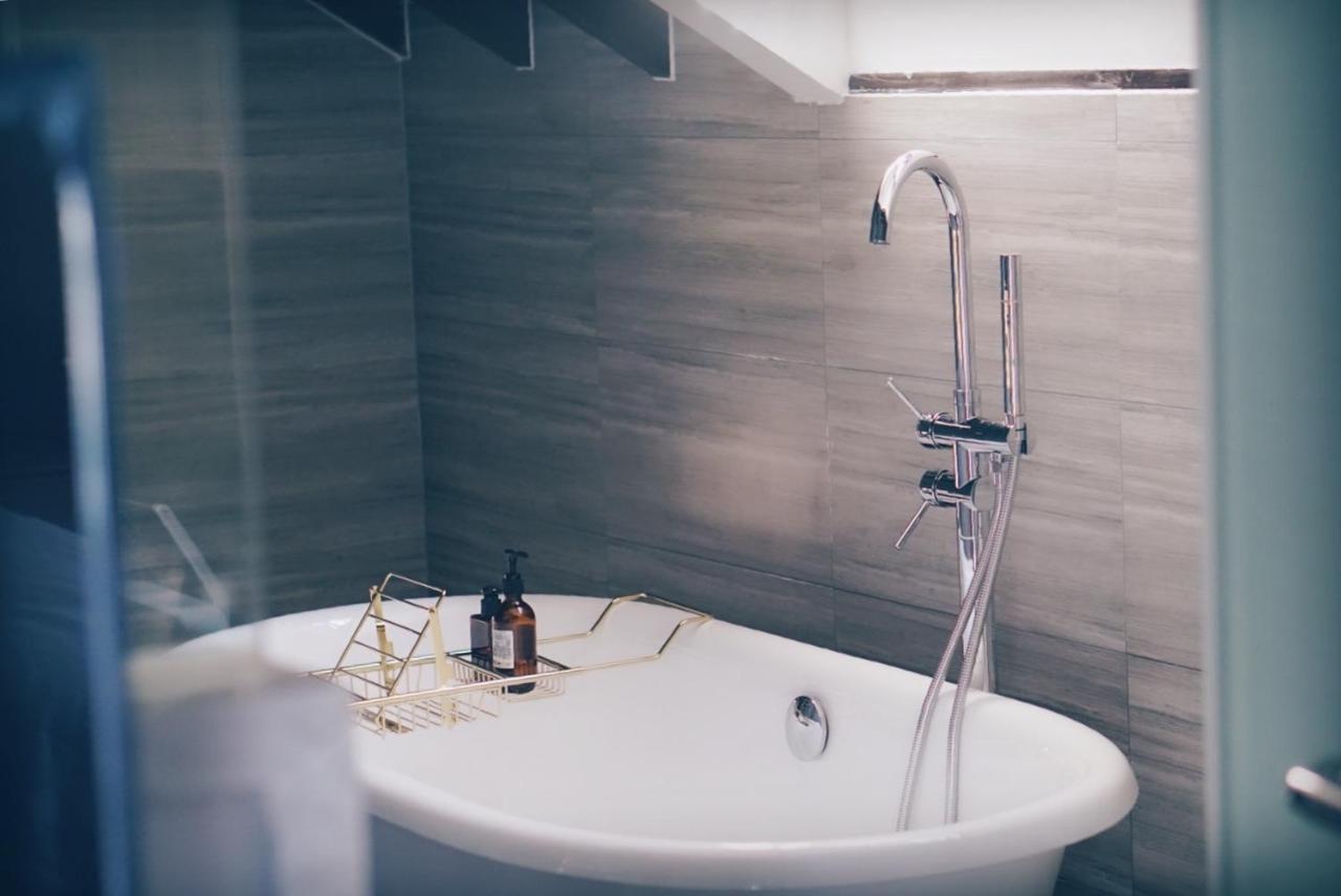 Shanghai Downtown Hills Boutique Guesthouse - Near Metro Line 7, Exit 3, Changping Road Ngoại thất bức ảnh